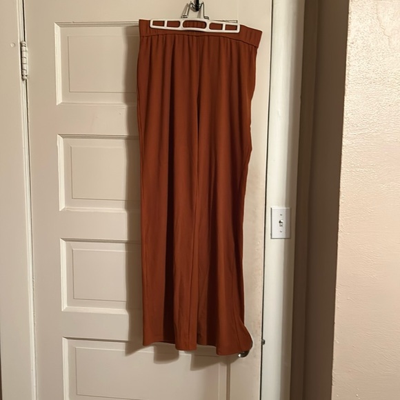 Iman 2 piece rust set, pants ribbed wide leg, size medium, top has some bling - Picture 1 of 8